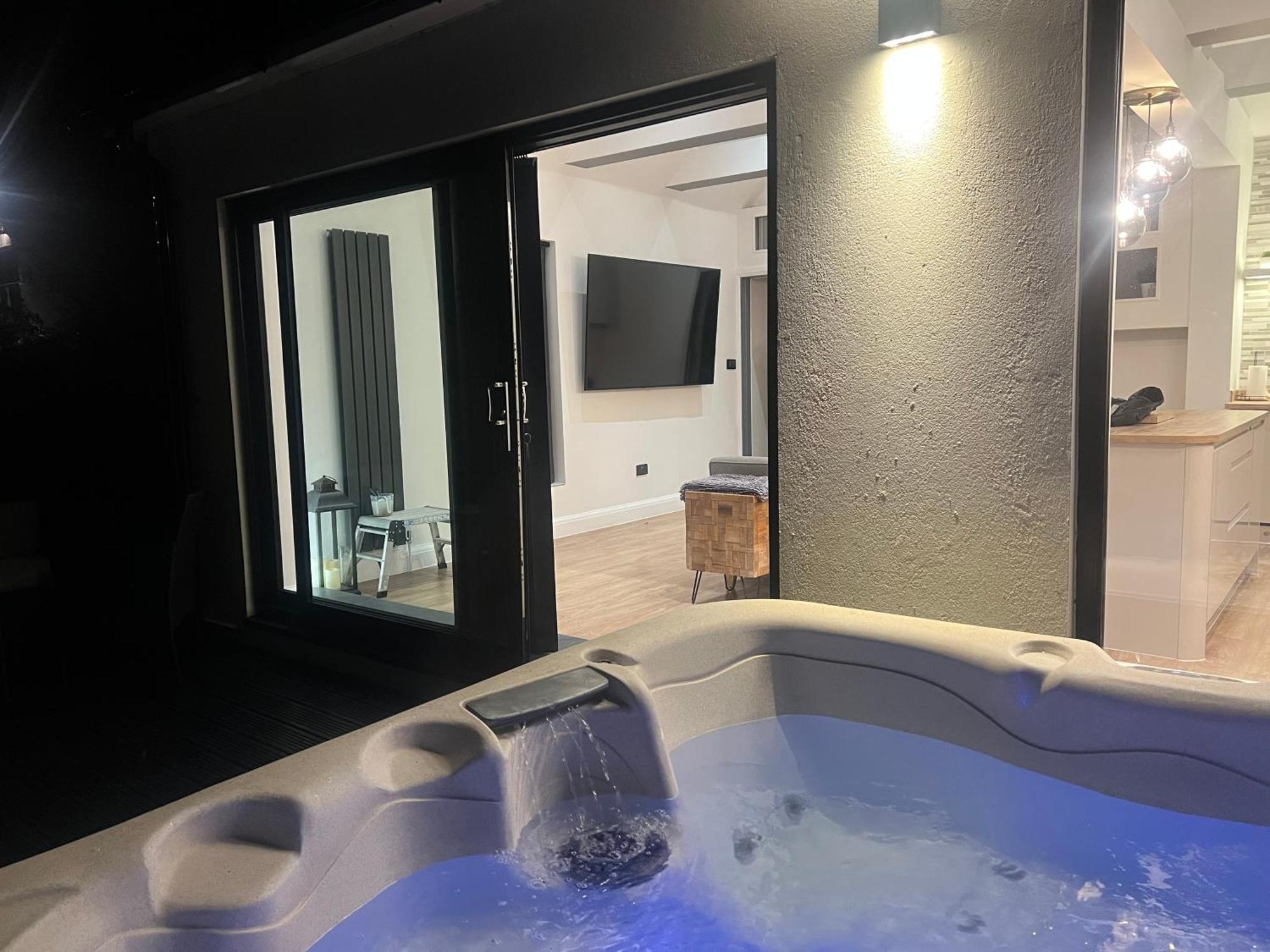 The Broadway Beach House With Hot Tub 헌베이 외부 사진