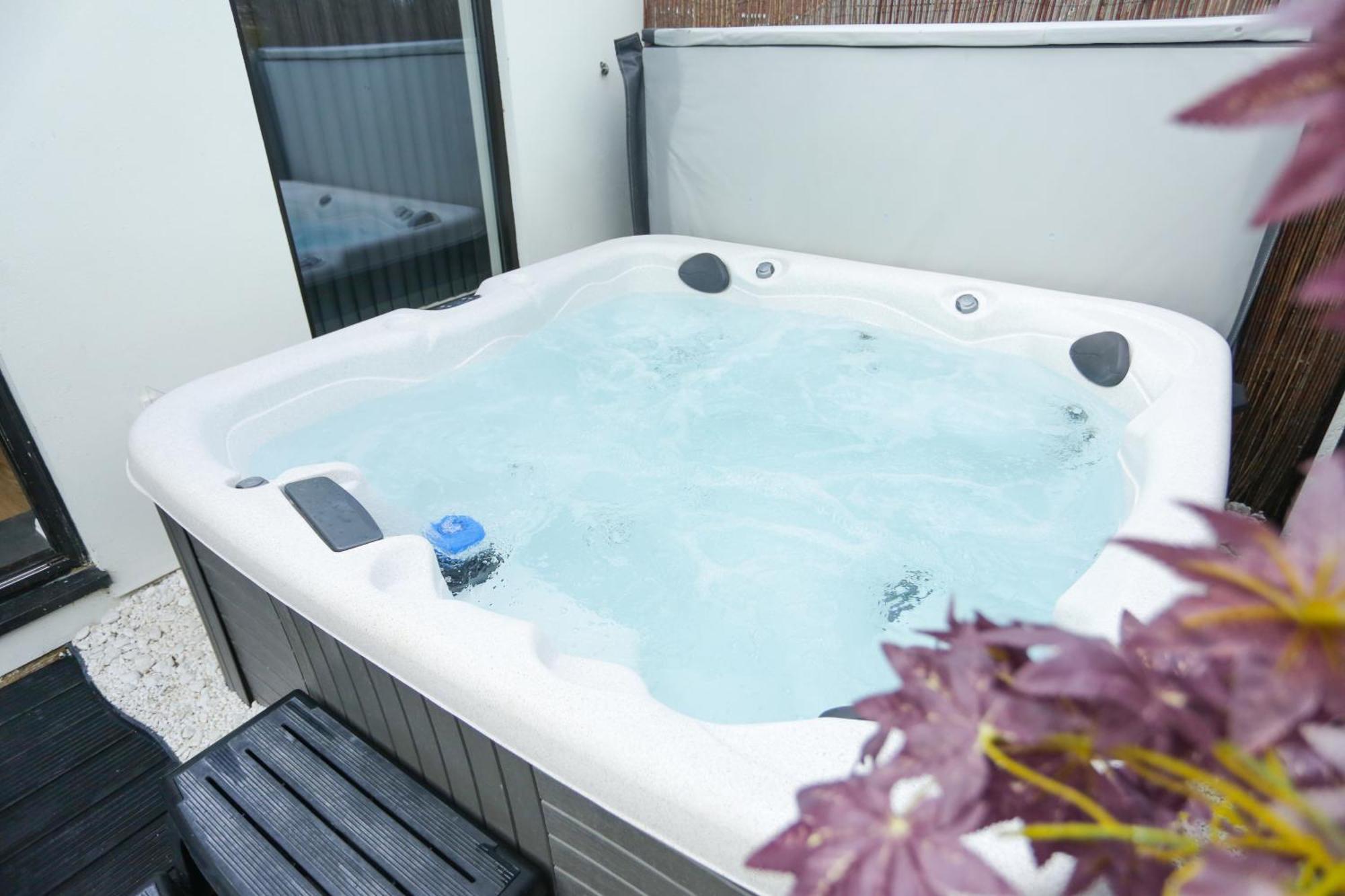 The Broadway Beach House With Hot Tub 헌베이 외부 사진